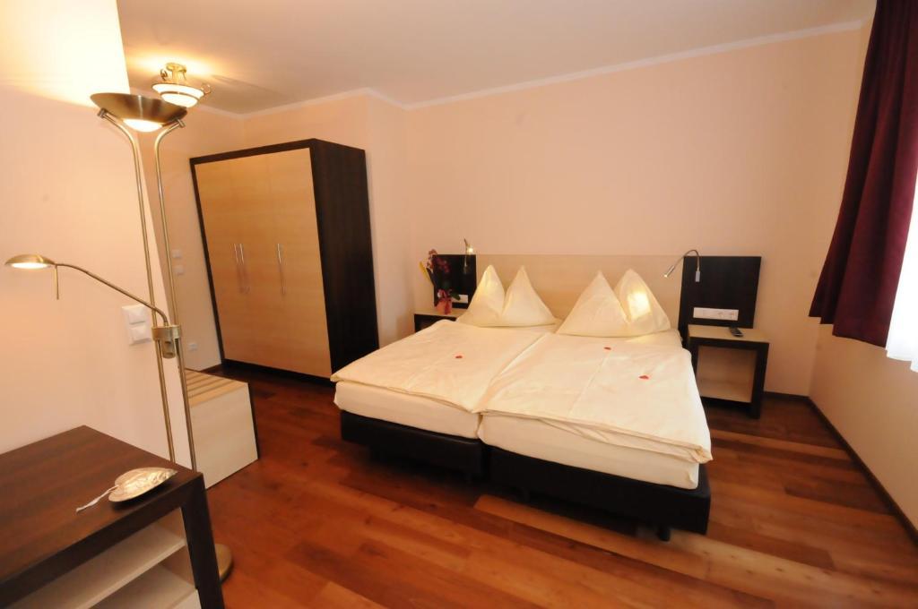 Gasthof Bacher Villach Bagian luar foto
