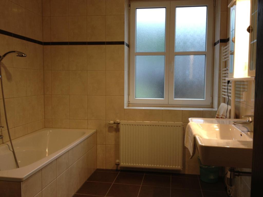 Gasthof Bacher Villach Bagian luar foto