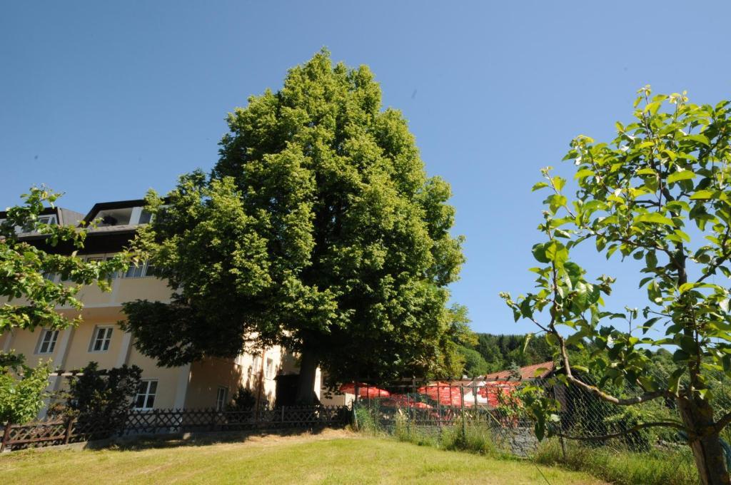 Gasthof Bacher Villach Bagian luar foto