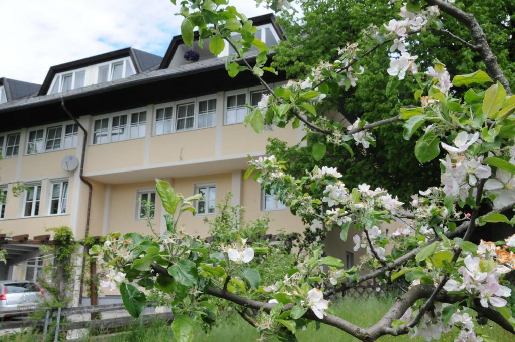 Gasthof Bacher Villach Bagian luar foto